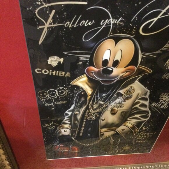 Mickey large and in charge wall art beautiful colors in a outstanding frame - Picture 5 of 5